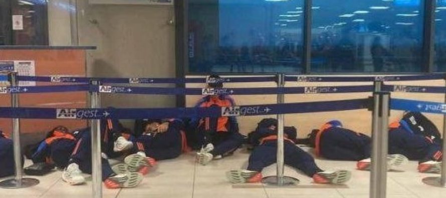 Fluturimi shtyhet për 11 orë, lojtarët e Juventusit flenë në dyshemenë e aeroportit