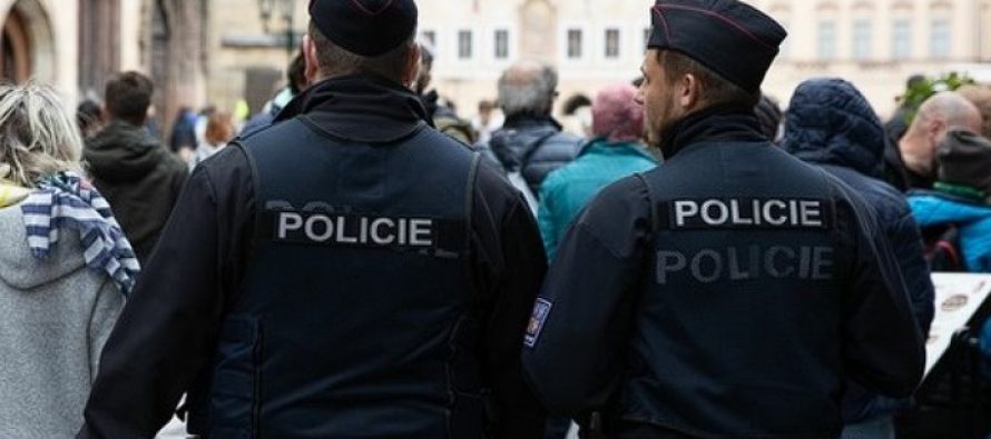 “Pagat janë shumë të ulëta”, policia në Çeki kërcënon qeverinë me protesta
