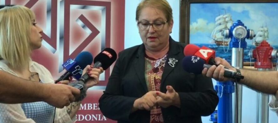 Janevska fajëson drejtorët e shkollave për mungesën e librave