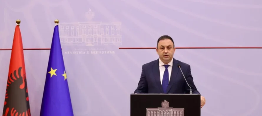 “Shkundet” Policia e Shtetit! Ministri i Brendshëm zyrtarizon ndryshimet, ikën Rrumbullaku dhe zgjidhet pasuesi i tij, hapet gara edhe për drejtuesit e 12 qarqeve