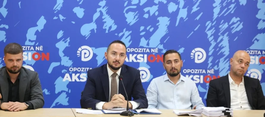 “U shkarkua me ceremoni”/ Largimi i Rrumbullakut nga drejtimi i Policisë, Salianji:  E detyruan sepse…