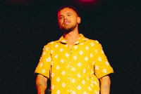 Ylli Limani prezanton këngën e re “Era”