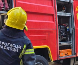 Zjarri i natës në Gazi Babë zbulon tragjedi: Gjendet trup i djegur në një nga magazinat