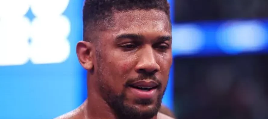 Joshua suspendohet nga boksi pas humbjes ndaj Dubois me nokaut