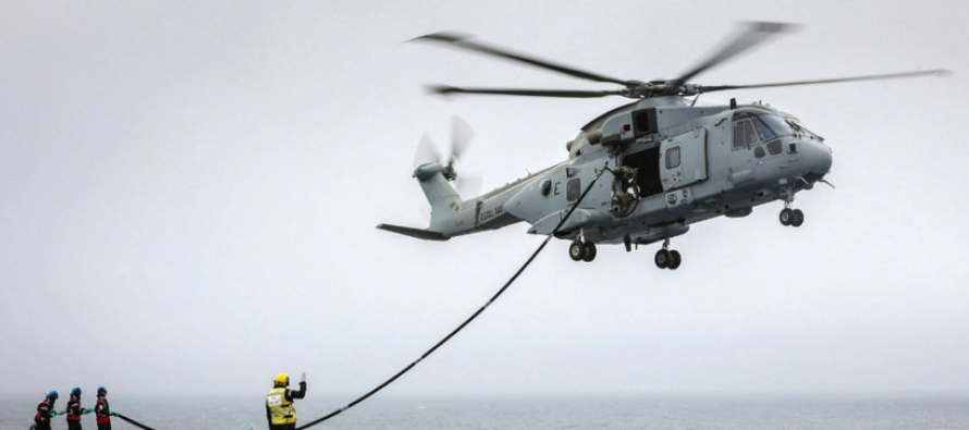 Rrëzohet në kanalin Anglez helikopteri i Marinës Mbretërore britanike