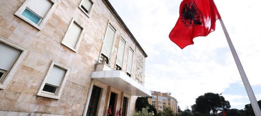 “Der Spiegel” skanon qeverinë shqiptare: Korrupsion në të gjitha nivelet dhe lidhje me krimin e organizuar