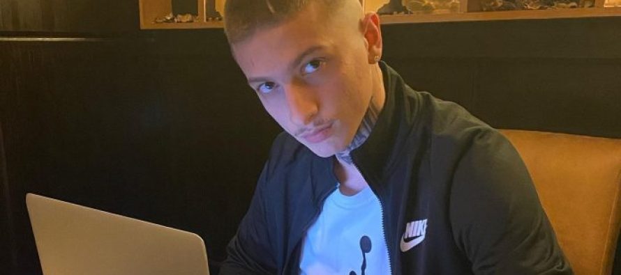 Fero e dokumenton fitoren e kujdestarisë së vajzës