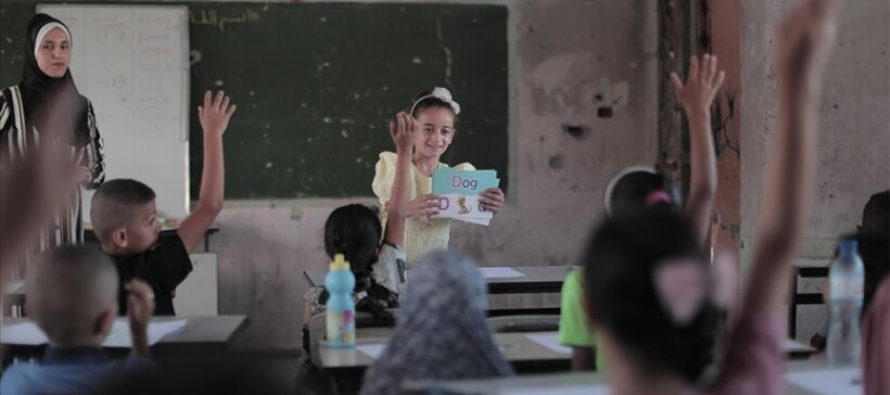 Procesi arsimor në Gaza në klasat e shkatërruara nga lufta