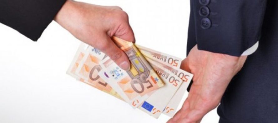 Korrupsioni dhe ligjet e paqarta mbajnë peng Maqedoninë e Veriut