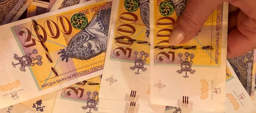 REL: Matematikë politike me pagat e funksionarëve në Maqedoninë e Veriut