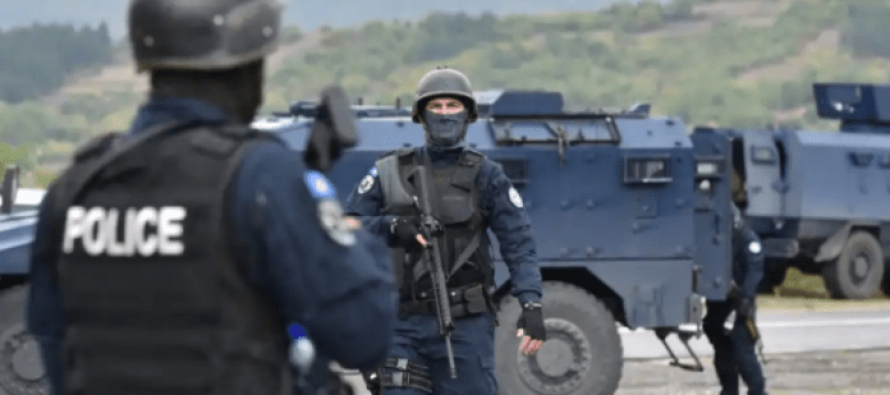 Pjesëtarë të Njësisë Speciale vendosen afër stacionit të policisë në Mitrovicë të Veriut