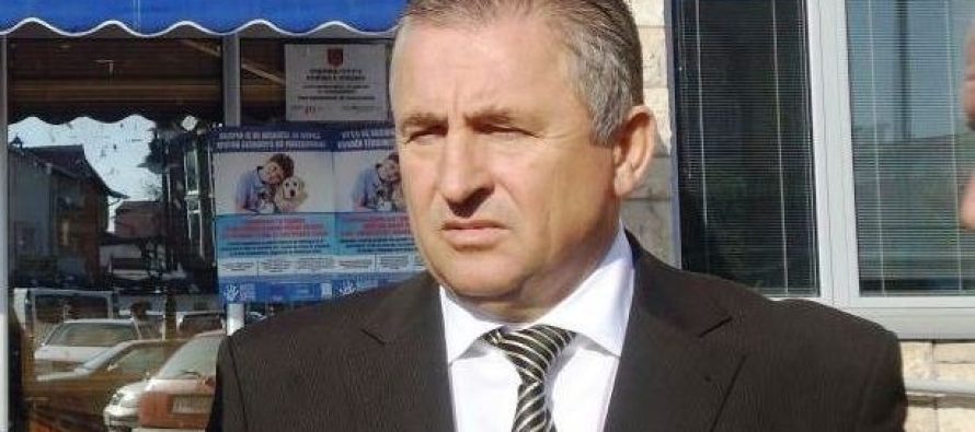 Mbrojtja e Merkos kërkon përjashtimin e gjykatëses