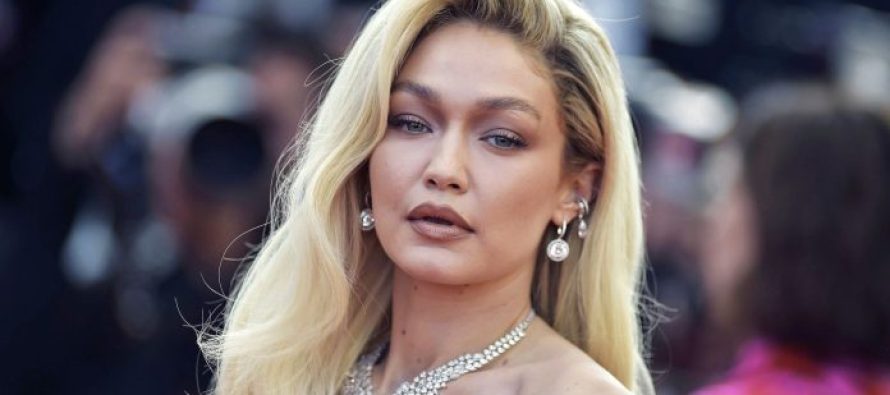 Gigi Hadid duket plot stil, teksa shijon një natë argëtuese vajzash në New York