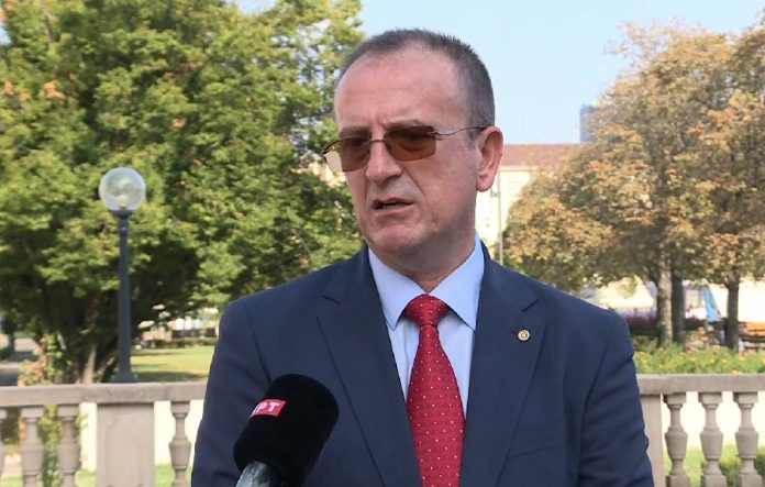 Ministri i Shëndetësisë, Arben Taravari siguron 10 milionë euro për uljen e ndotjes së ajrit