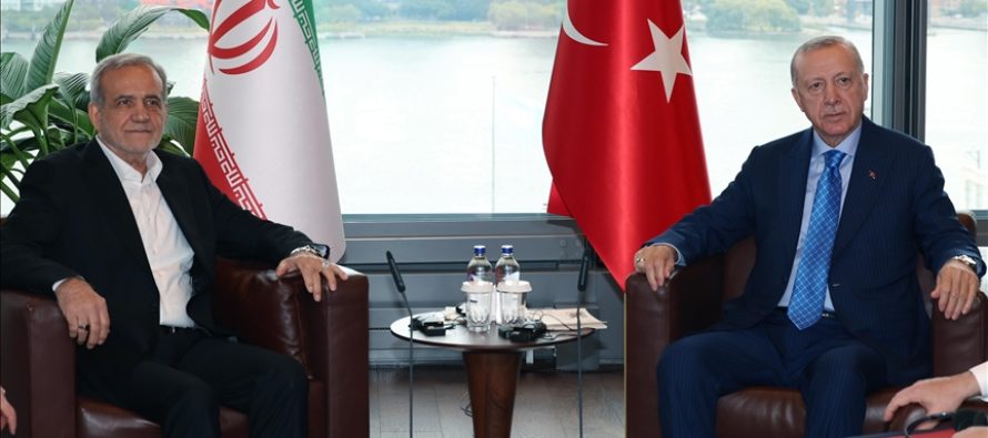 Erdoğan-Pezeshkian: Duhet të ndërmerren hapa drejt paqes kundër “agresionit të Izraelit”