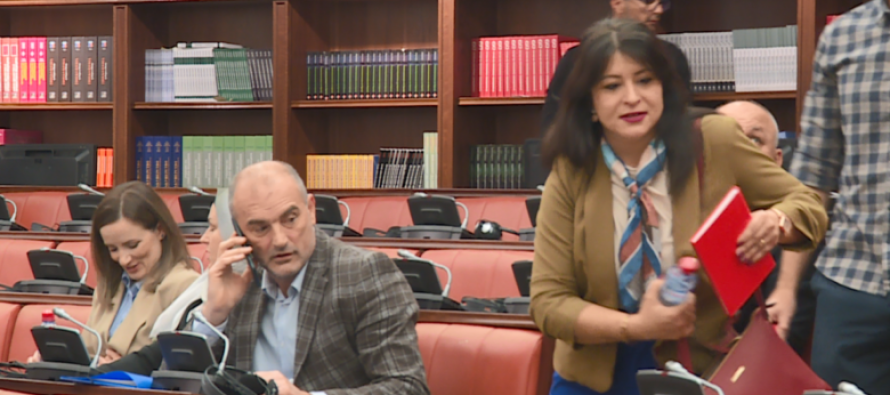 Formohet grupi ndërpartiak kundër korrupsionit