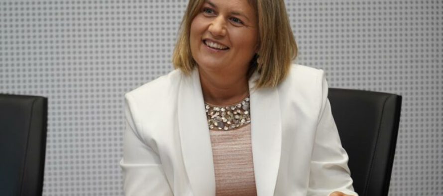 Jotova tha se ministrja e RVM-së ka dokumenta bullgare, Bozhinovska: Vetëm për nevoja ekonomike, mirëpo nuk ndihem bullgare