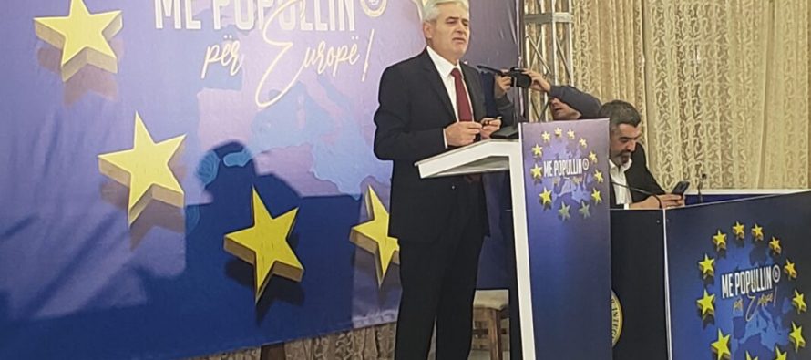 Ahmeti: Gjuha shqipe dhe flamuri janë të paprekshëm