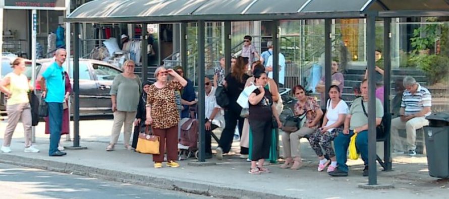 Transportit publik çdo ditë në festë, disa linja nuk funksionojnë fare