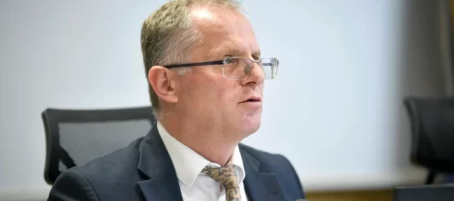 Bislimi nënvizon heqjen e masave ndëshkuese të BE-së ndaj Kosovës në takimin me ambasadorin italian