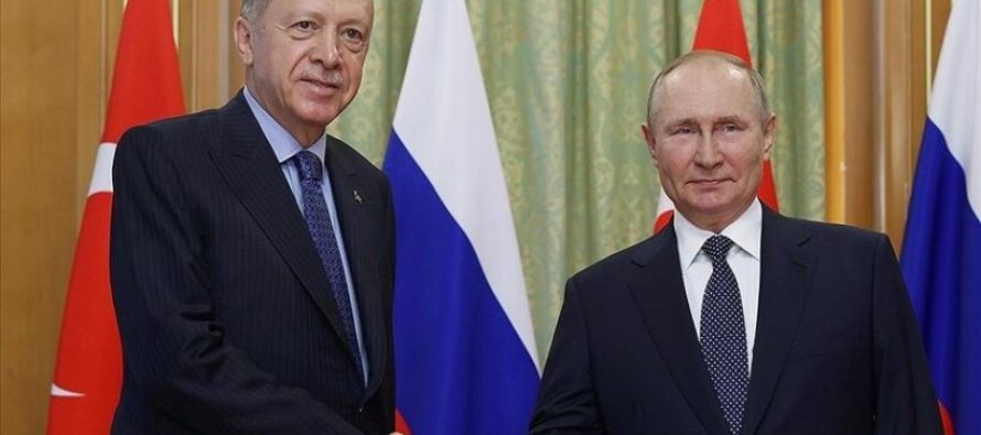 Presidenti turk Erdoğan dhe homologu rus Putin diskutojnë lidhjet dypalëshe