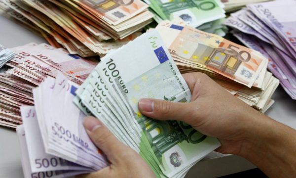 Dha 23.000 euro për ta punësuar nipin, pasi nuk e punësoi e denoncoi mashtruesin