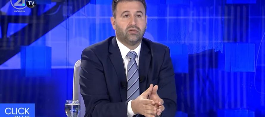 Arjanit Hoxha i drejtohet VLEN-it: “Mos e përdorni Prekazin për të larë turpin tuaj politik”