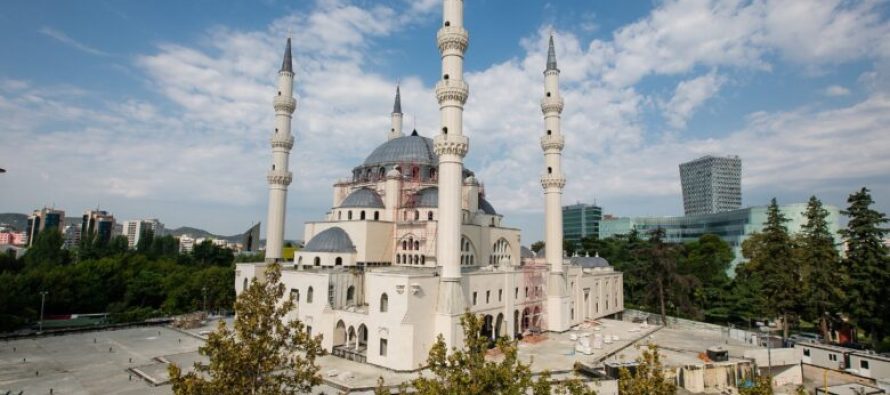 Erdogan do të jetë i pranishëm në inaugurimin e Xhamisë së Namazgjasë në Tiranë