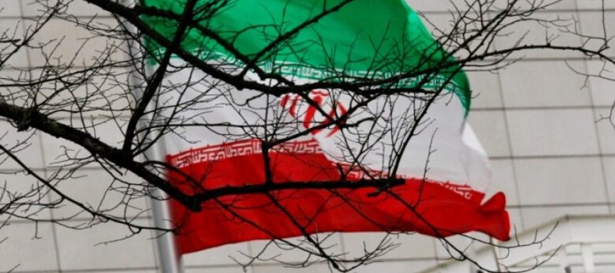 Studentët rikthehen në protesta në Iran mes kërcënimeve nga SHBA
