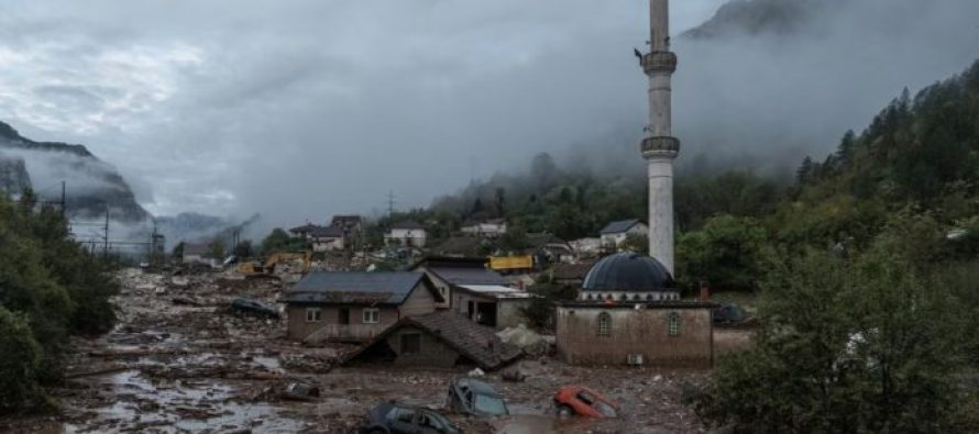 Përmbytjet në Bosnje e Hercegovinë, vazhdojnë kërkimet për personat e zhdukur