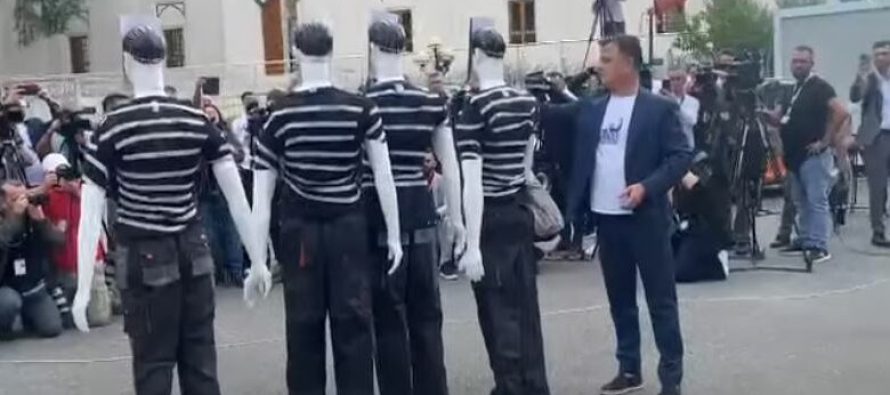 Kaos para Kuvendit të Shqipërisë