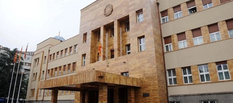Ligjet për reforma në administratën publike ishin subjekt i debatit dhe kritikave në debatin publik në Kuvend