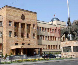 Paga minimale 600 euro shkon në Kuvend – diskutimi në Tetor