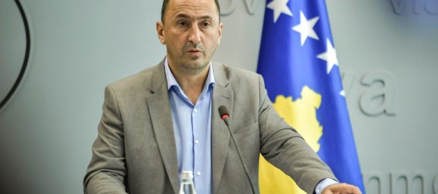 Liburn Aliu po hetohet për rastin e ambalazhuesve të ujit?