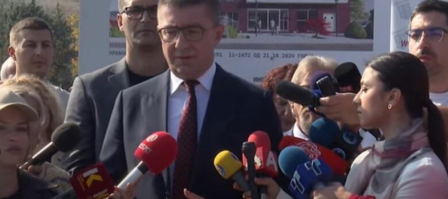 “Ndryshimet kushtetuese”, Mickoski nuk ndryshon qëndrimin: Na duhet sinjal për çfarëdo hapi
