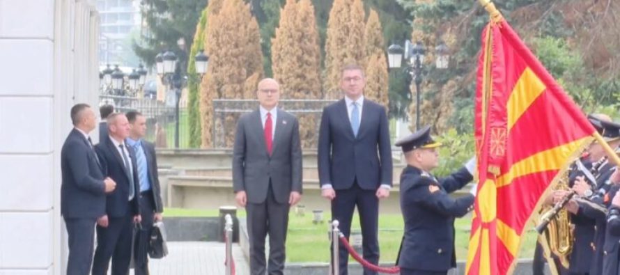 Çka u fol sot në takimin mes Mickoskit dhe Vuçeviqit?