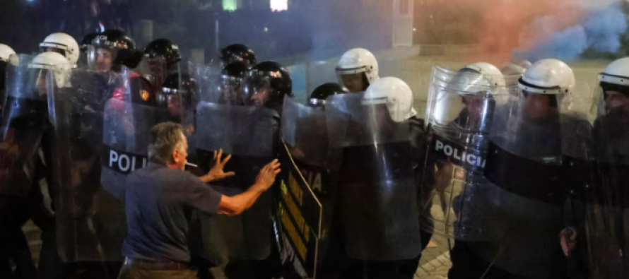 Policia në Shqipëri nis hetimet për dhunën në protestën e 7 tetorit