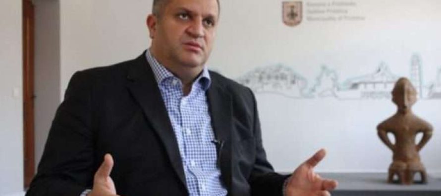 Ahmeti: Politikanët në Kosovë ose po e gënjejnë popullin, ose vetën