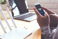 91% e amvisërive kanë internet, qytetarët paralajmërojnë për përdorimin e tepruar