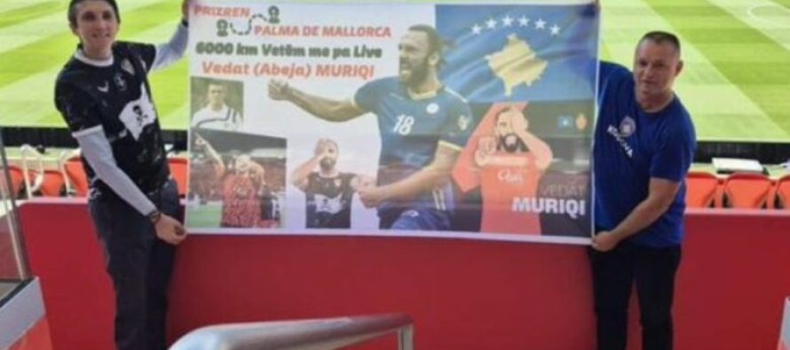 Tifozët kosovar befasojnë Muriqin, vijnë nga Prizreni në Majorka