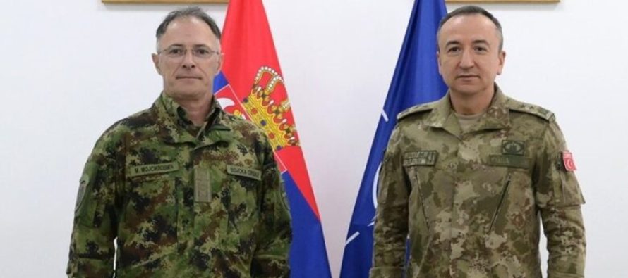 Shefi i Ushtrisë së Serbisë bisedon me komandantin e KFOR-it për sigurinë në Kosovë dhe rajon