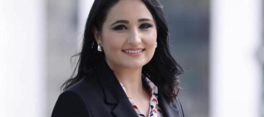 Venera Latifi Azizi femra e parë shqiptare zëdhënëse e Qeverisë së Maqedonisë së Veriut