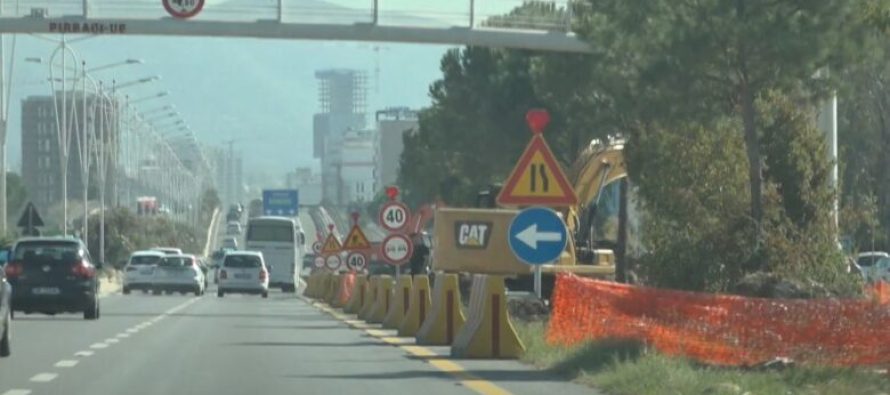 Tiranë-Durrës me 8 korsi, nisin punimet për zgjerimin e autostradës