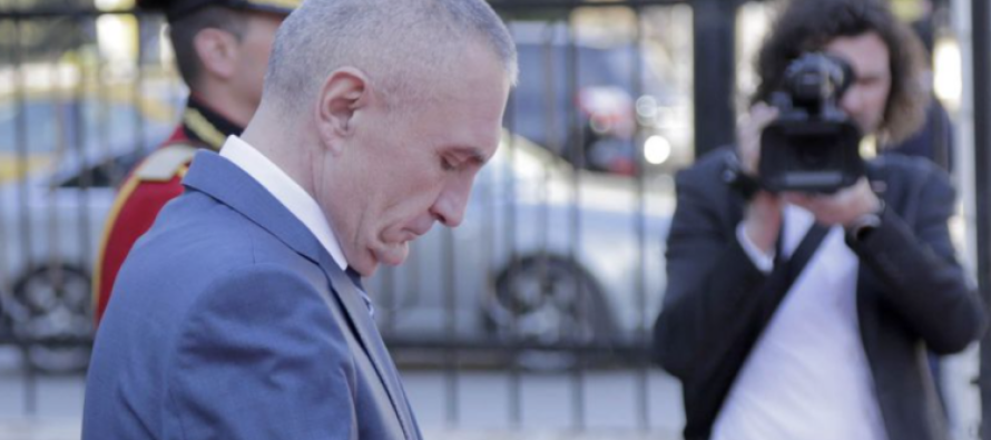 Ai momenti i tmerrshëm, kur iu kyçet goja nga faktet