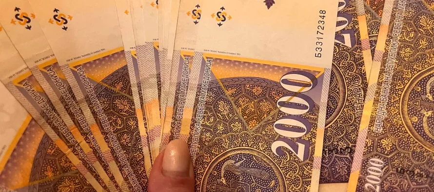 Rritja e rrogave në arsim, ministrja paralajmëroi së shpejti marrëveshje mes Ministrisë dhe Sindikatës