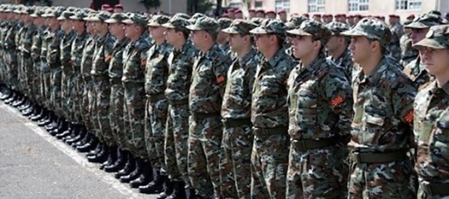 Shërbimi i detyrueshëm ushtarak kthehet në rajon, po në Maqedoni?