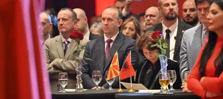 Zyrtarët e Shkupit në pritje te ambasadori i Shqipërisë për 28 nëntor