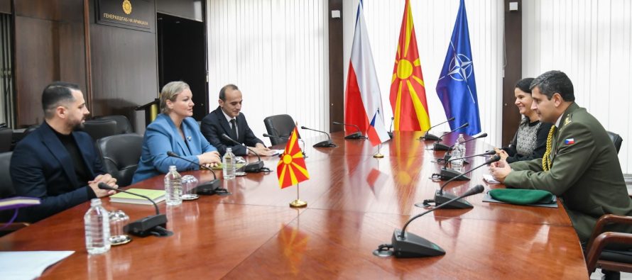 Ismaili takoi zv.ambasadoren dhe atasheun çek, bashkëpunim në fushën e mbrojtjes