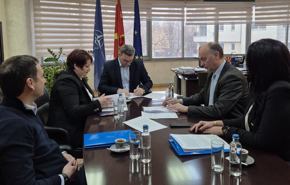 Tripunovski nënshkroi marrëveshje me Fakultetin e Mjekësisë Veterinare për shfrytëzimin e mbështetjes financiare