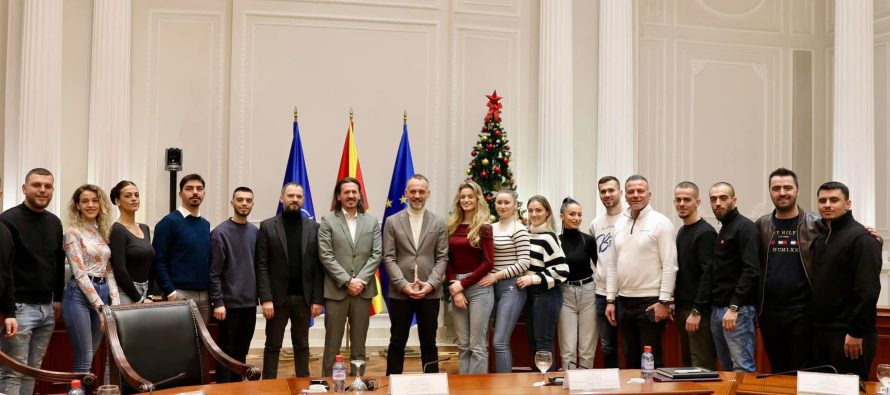 VLEN: Zgjodhëm  statusin e punonjësve dhe artistëve të Ansamblit Shtetëror të Këngëve dhe Valleve Shqipe